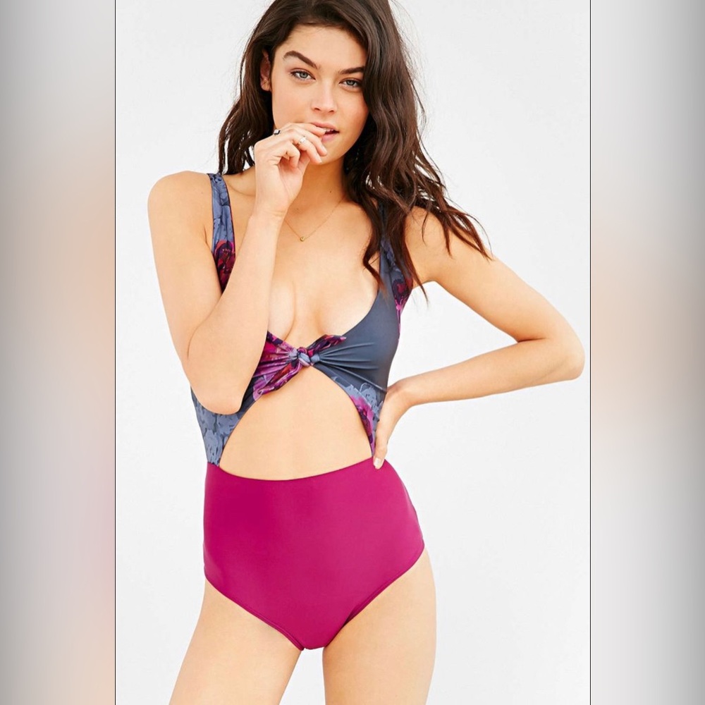 Lolli Swim One-Piece Floral Cut-Out Monokini | Size Large